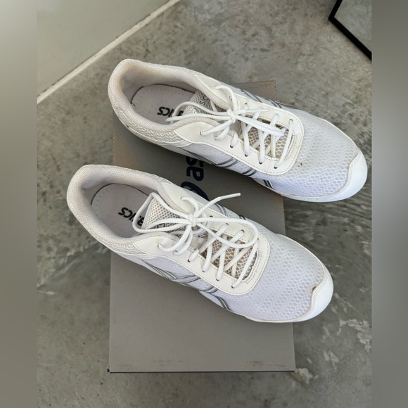 ASICS gel cheer ultralyte / competitive cheer shoes - Picture 3 of 4